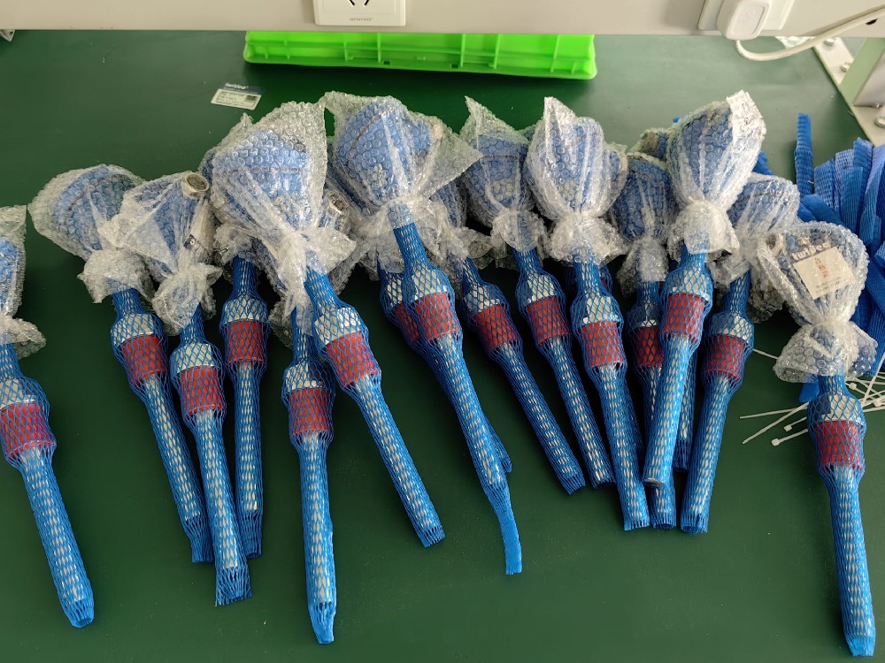 在工业自动化中，，，热电阻是怎样与控制系统集成的，，，以实现温度控制和监测？？？？