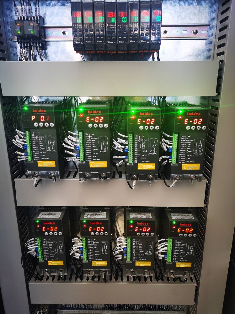 电力调解器输出电压过低的缘故原由息争决步伐有哪些？？？